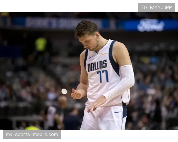 东契奇突破创造挡拆机会提升球队关键时刻得分效率