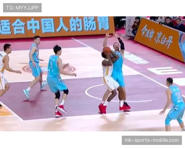 终场哨响后裁判判罚何时生效，进球与犯规判定要点