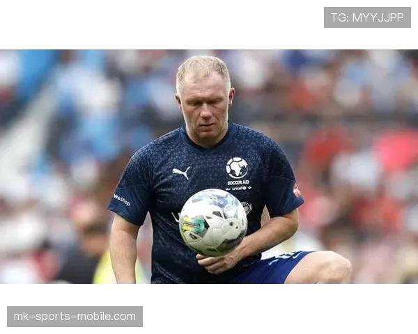 杰拉德与斯科尔斯中场调度分化下的传球结构变化