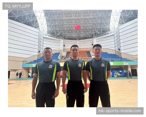 篮球规则中空中对抗判罚的具体依据与裁判尺度是如何界定的